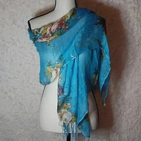 Gorgeous Floral Scarf - Picture 1 of 4